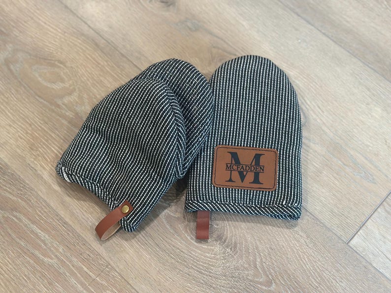 Personalized Set of 2 Stripe Oven Mitts
